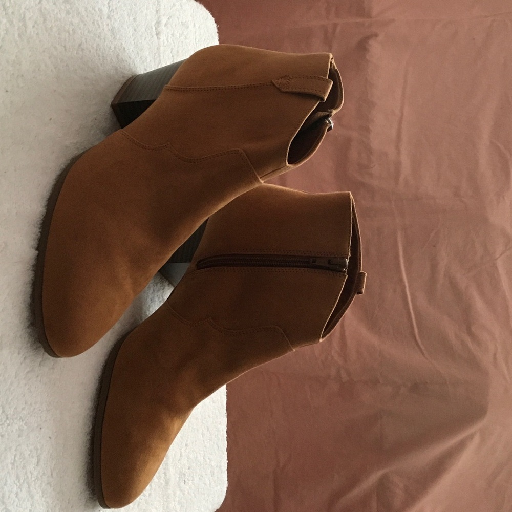 Old Navy Tan Ankle Boots